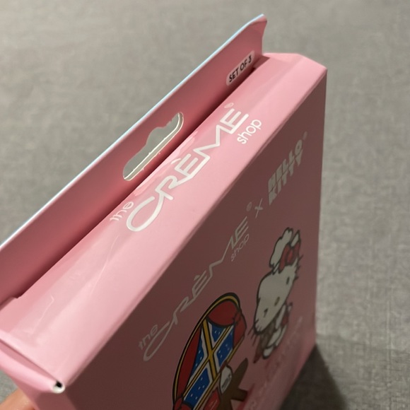 The Crème Shop x Hello Kitty Face Masks Confection Perfection infused essence - Picture 6 of 13